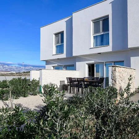 Roris House Povljana