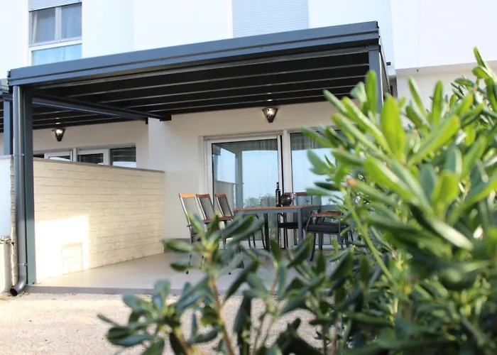 Roris House *