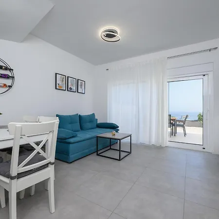 Holiday home Roris House