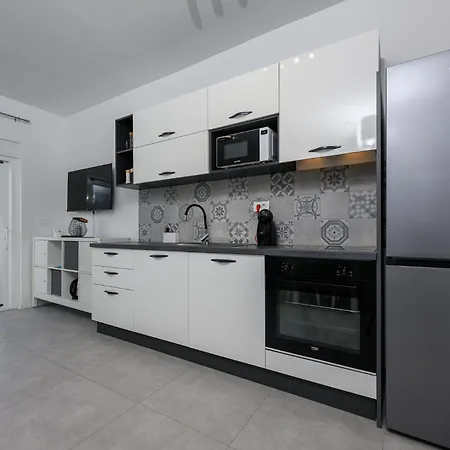 Roris House Povljana