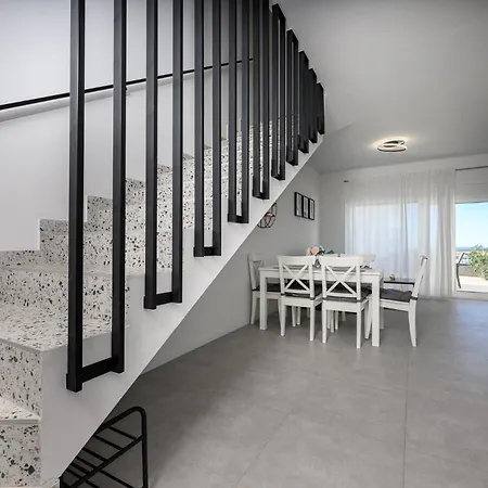 Holiday home Roris House Povljana