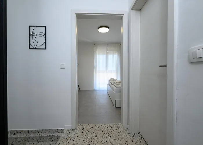 Roris House