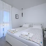 Roris House Povljana