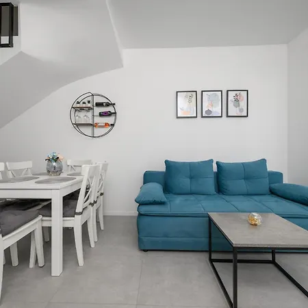 Semesterbostad Roris House *