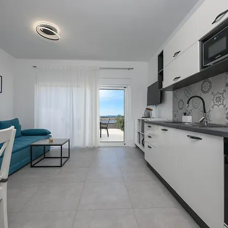 Roris House *