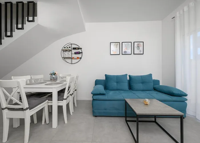 Semesterbostad Roris House *