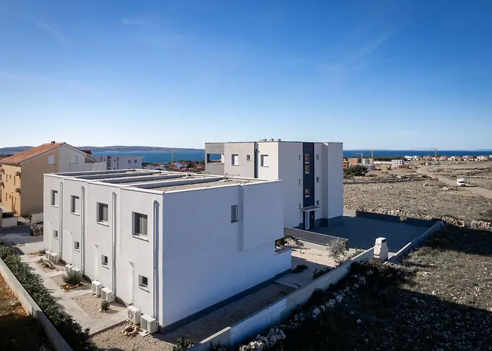 Roris House Semesterbostad *