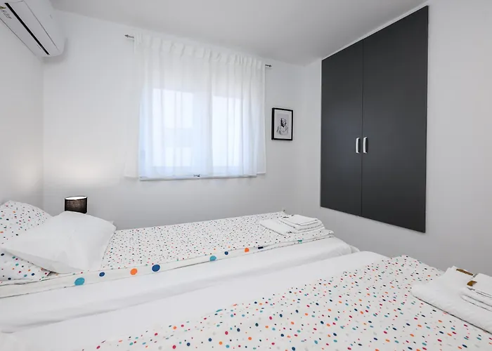 Roris House Semesterbostad Povljana